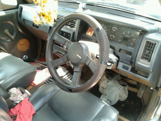 NISSAN BIGM KINGCAB 2.5 MT ปี 94 รถบ้านเดิมๆสภาพดีพร้อมใช้งาน เครื่องฝาแดงแห้งดีไม่มีเยิ้ม ภายในเก๋งสวยครบ แอร์เย็น ช่วงล่างคัชซีไม่มีผุไม่มีดาม ยางสภาพดี 4 เส้นประมาณ 70\% พร้อมใช้งาน เอกสารทะเบียนภาษีครบไม่ขาดพร้อมโอน ราคาต่อรองได้ครับ NISSAN BIGM KINGCAB 2.5 MT ปี 94 รถบ้านเดิมๆสภาพดีพร้อมใช้งาน เครื่องฝาแดงแห้งดีไม่มีเยิ้ม ภายในเก๋งสวยครบ แอร์เย็น ช่วงล่างคัชซีไม่มีผุไม่มีดาม ยางสภาพดี 4 เส้นประมาณ 70\% พร้อมใช้งาน เอกสารทะเบียนภาษีครบไม่ขาดพร้อมโอน ราคาต่อรองได้ครับ