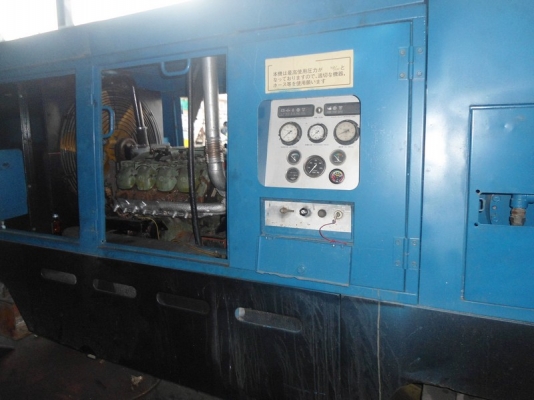 ขายปั้มลม AIRMAN PDS 750  17.5BAR พร้อมใช้งาน รับประกันให้นะครับ เครื่องยนต์ BENZ 8 สูบ