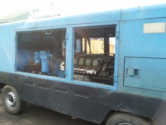 ขายปั้มลม AIRMAN PDS 750  17.5BAR พร้อมใช้งาน รับประกันให้นะครับ เครื่องยนต์ BENZ 8 สูบ