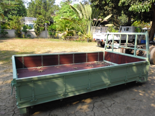 ขาย คอกเหล็ก 6 ล้อ 4.20 ขาย คอกเหล็ก 6 ล้อ 4.20