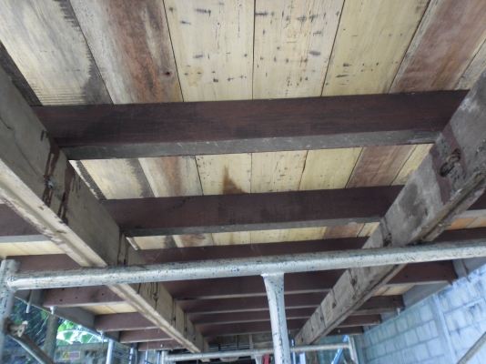 ขาย คอกเหล็ก 6 ล้อ 4.20 ขาย คอกเหล็ก 6 ล้อ 4.20