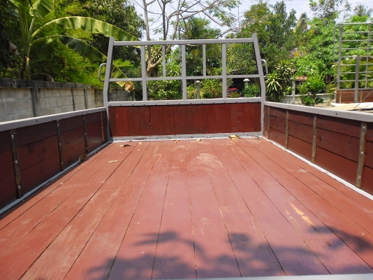 ขาย คอกเหล็ก 6 ล้อ 4.20 ขาย คอกเหล็ก 6 ล้อ 4.20