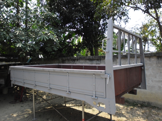 ขาย คอกเหล็ก 6 ล้อ 4.20 ขาย คอกเหล็ก 6 ล้อ 4.20