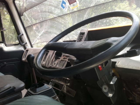 รถอิซูซุ 6 ล้อดั๊ม FTR 11 F  165 แรงม้า  สนใจติดต่อ 081 - 6079515