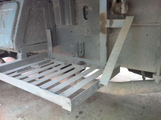 รถอิซูซุ 6 ล้อดั๊ม FTR 11 F  165 แรงม้า  สนใจติดต่อ 081 - 6079515