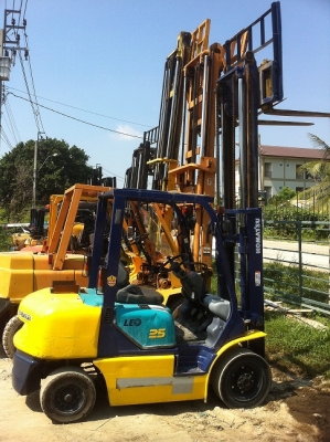 ขาย ฟอล์คลิฟท์ 2.5 ตัน  KOMATSU FD25-12  รถเก่าญี่ปุ่น สภาพสวยพร้อมใช้งาน