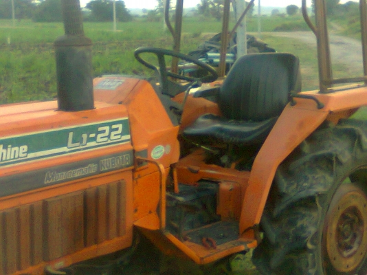 L1-22 สภาพดีพร้อมใช้งาน ขับเคลื่อนสี่ล้อ