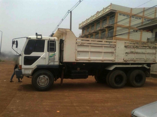 รถมิตซู 10 ล้อดั๊ม MMFN528   210 แรงม้า   สนใจติดต่อ 081 - 6079515