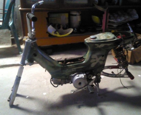 ขายชาลีไฟล่างสีเขียว 8800 บาท ตามรูป+(เพิ่มชาลีหนุ่ม..ติดทหาร) โทร 090-7960321