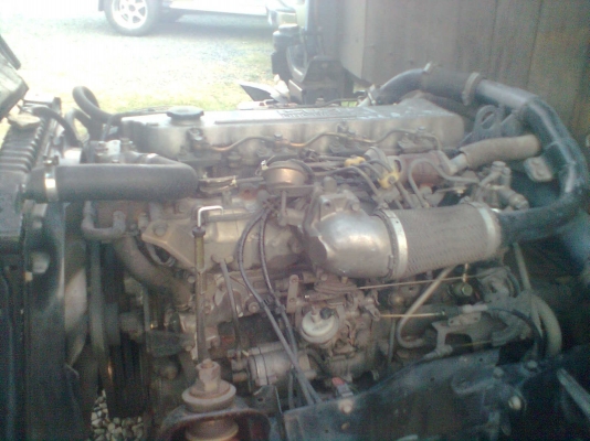 รถ6ล้อ NPR ISUZU 130แรง แท้ ห้าง ปี2548 (คุยกันได้ครับ)
