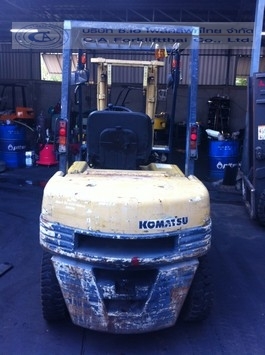 ขาย รถโฟล์คลิฟท์ KOMATSU รุ่น FD25-11