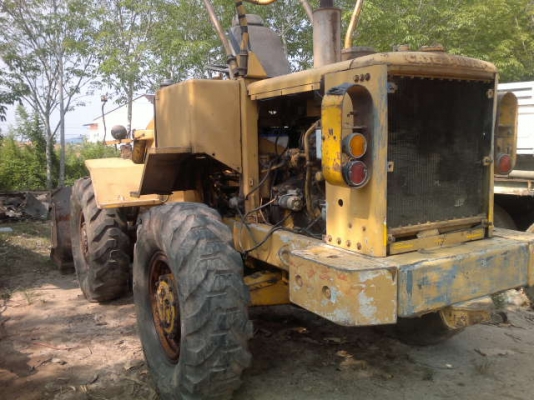 รถตัก 920    สนใจติดต่อ  081 - 6079515