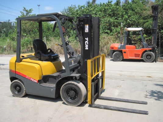 ขายรถยกขนาด 2 ตัน ยี่ห้อ TCM เครื่องเบนซิน นำเข้าจากญี่ปุ่น