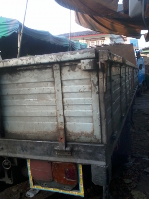 ขายรถบรรทุก6ล้อ HINO FC3J เครื่อง  JO7C 165 แรง ปี40 เครื่องดี คัสชีส์สวย กระบะคาโก้ยาว6.50เมตร