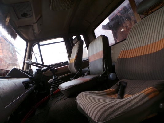 NISSAN 10 ล้ออดั้มสองเพลา หัวเดิม เครื่องเปลี่ยน มีระบบพ่วงค่ะ