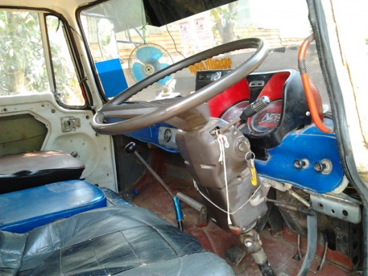 ขาย 6ล้อใหญ่ HINO KR320 เครื่องเดิมEH100 150แรง แห้งๆ ไม่หลวม ช่วงล่างใหญ่ คัสซีสวย ยาง900ขอบ20 สวย6เส้น กระบะ5.80ม.เหล็กทั้งลูก เปิดข้างได้ ไม่ดั๊ม พ.พาวเวอร์  พร้อมใช้ พร้อมลุยงาน ราคาต่อรองได้ครับ