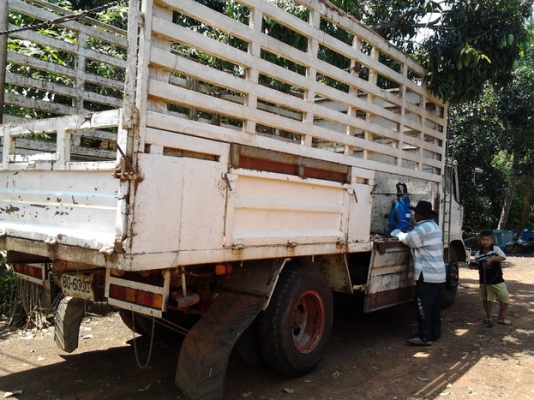 ขาย 6ล้อใหญ่ HINO KR320 เครื่องเดิมEH100 150แรง แห้งๆ ไม่หลวม ช่วงล่างใหญ่ คัสซีสวย ยาง900ขอบ20 สวย6เส้น กระบะ5.80ม.เหล็กทั้งลูก เปิดข้างได้ ไม่ดั๊ม พ.พาวเวอร์  พร้อมใช้ พร้อมลุยงาน ราคาต่อรองได้ครับ