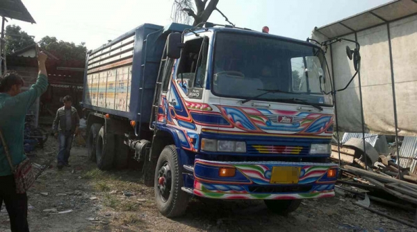 ขายรถ 10 ล้อดัมพ์ HINO FM18 ใส่หัวสิงห์ไฮเทค เครื่องเดิม เกียร์เดิม 185 แรงม้า คัสซีสวย ราคา 950000