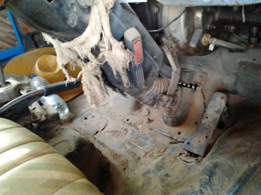 ขาย 6 ล้อ TOYOTA BU-15 วางเครื่องใหญ่ๆ WO6E 165 แรง แห้งดี แรง ไม่มีหลวม ช่วงล่างใหญ่ HINO 6น็อต คัสซีสวย ยางดี 6เส้น กระบะ4.30ม.สวยไม่ผุ พื้นไม้ไม่มีหักไม่ดาม พร้อมหลังคาโดยสาร สภาพสวย พร้อมใช้งาน ราคาต่อรองได้ครับ