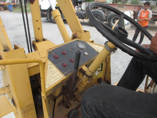 สภาพ 90 \% รถตัก เอวอ่อน ล้อยาง TCM 808  เก่านอก เอวแน่น ปั็มแรง สภาพพร้อมใช้ สุดๆเอาไปแบ่งกันใช้ได้เลยครับ   น้องร็อค จัดหั้ย สนใจโทร สอบถามได้ 081-8535656