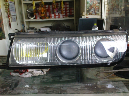 ขายไฟหน้า a31ครับ