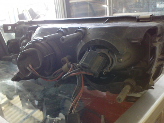 ขายไฟหน้า a31ครับ