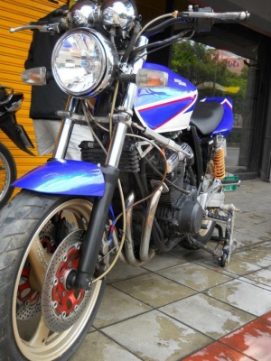 ขาย ซูซูกิ GS700E ทุกอย่างครบพร้อมโอนครับ ขาย ซูซูกิ GS700E ทุกอย่างครบพร้อมโอนครับ