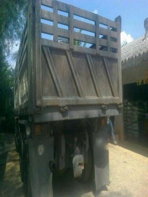 รถอิซูซุ 10 ล้อดั๊ม 270 แรงม้า ปี 48  สนใจติดต่อ 081 - 6079515