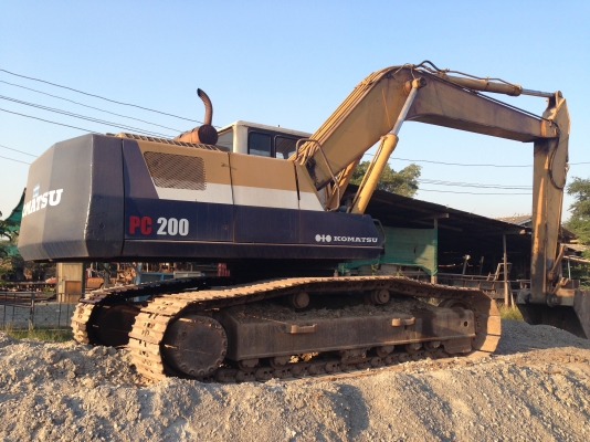 ขายKOMATSU PC 200-5  ซีเรียลสูง ช่วงล่างแน่น ไฟฟ้าครบ มีเล่ม สภาพพร้อมใช้