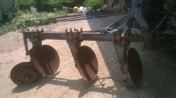 ขาย FORD 77 อุปกร 4 ชิ้น พร้อมเล่ม ใบดัน+ผาน7+ผาน3+ผานยกร่อง ขาย FORD 77 อุปกร 4 ชิ้น พร้อมเล่ม ใบดัน+ผาน7+ผาน3+ผานยกร่อง