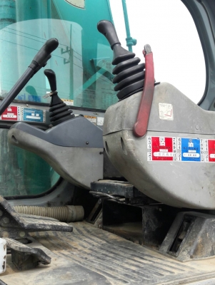 ขายค่ะ..KOBELCO SK200-3  มาร์คไฟว์ซุปเปอร์  เก่าญี่ปุ่นแท้  มาใหม่  สภาพสวย  แทรค 80  7,XXX  ชั่วโมง มีลายแย๊ก   ลองระบบกันได้ทุกวัน  โทร  089-3818694  ดวงนภา