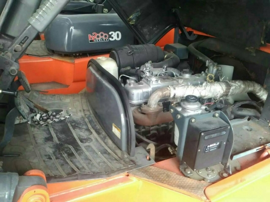 ขายรถยกโฟร์คลิฟท์ดีเซล เสายกสูง7เมตร ขายรถยกโฟร์คลิฟท์ดีเซล เสายกสูง7เมตร