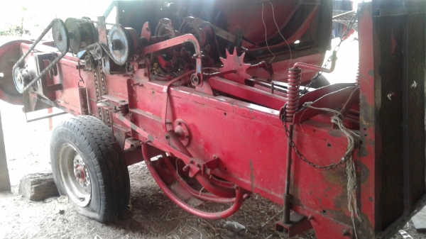 ขายตามสภาพเครื่องอัดฟางนิ้วฮอลแลน