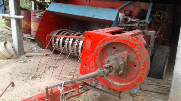 ขายตามสภาพเครื่องอัดฟางนิ้วฮอลแลน