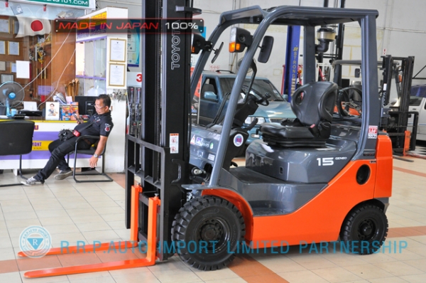 ขายรถโฟล์คลิฟท์มือสอง TOYOTA รุ่น 8FG15-31576 นำเข้าจากประเทศญี่ปุ่น 100\% ไม่เคยใช้งานในไทย