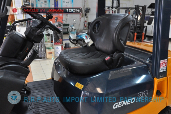 ขายรถโฟล์คลิฟท์มือสอง TOYOTA รุ่น 7FGL20-13715 นำเข้าจากประเทศญี่ปุ่น 100\% ไม่เคยใช้งานในไทย