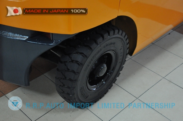 ขายรถโฟล์คลิฟท์มือสอง TOYOTA รุ่น 7FGL20-13715 นำเข้าจากประเทศญี่ปุ่น 100\% ไม่เคยใช้งานในไทย