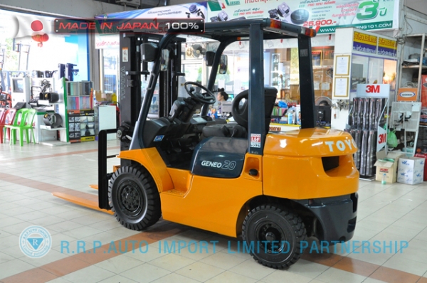 ขายรถโฟล์คลิฟท์มือสอง TOYOTA รุ่น 7FGL20-13715 นำเข้าจากประเทศญี่ปุ่น 100\% ไม่เคยใช้งานในไทย