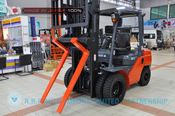 ขายรถโฟล์คลิฟท์มือสอง TOYOTA รุ่น TOYOTA รุ่น 8FD30-32133 นำเข้าจากประเทศญี่ปุ่น 100\% ไม่เคยใช้งานในไทย