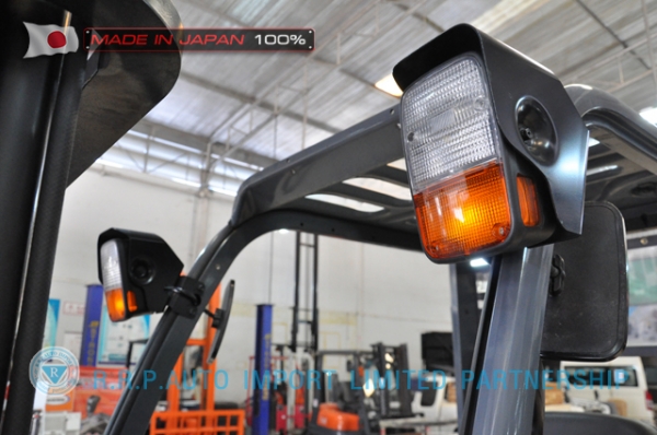 ขายรถโฟล์คลิฟท์มือสอง TOYOTA รุ่น TOYOTA รุ่น 8FD30-32133 นำเข้าจากประเทศญี่ปุ่น 100\% ไม่เคยใช้งานในไทย