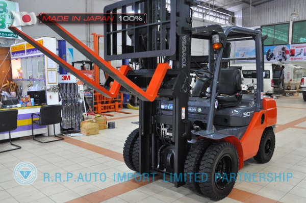 ขายรถโฟล์คลิฟท์มือสอง TOYOTA รุ่น TOYOTA รุ่น 8FD30-32133 นำเข้าจากประเทศญี่ปุ่น 100\% ไม่เคยใช้งานในไทย