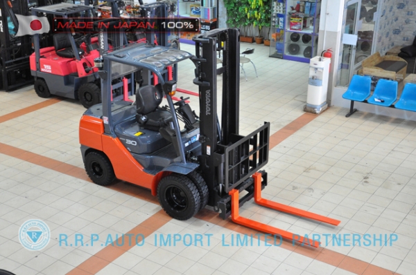ขายรถโฟล์คลิฟท์มือสอง TOYOTA รุ่น TOYOTA รุ่น 8FD30-32133 นำเข้าจากประเทศญี่ปุ่น 100\% ไม่เคยใช้งานในไทย