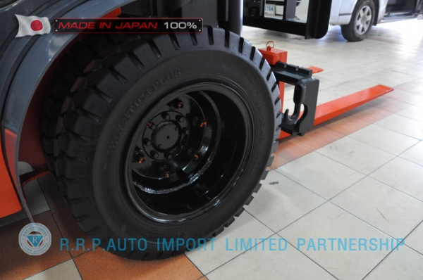 ขายรถโฟล์คลิฟท์มือสอง TOYOTA รุ่น TOYOTA รุ่น 8FD30-32133 นำเข้าจากประเทศญี่ปุ่น 100\% ไม่เคยใช้งานในไทย