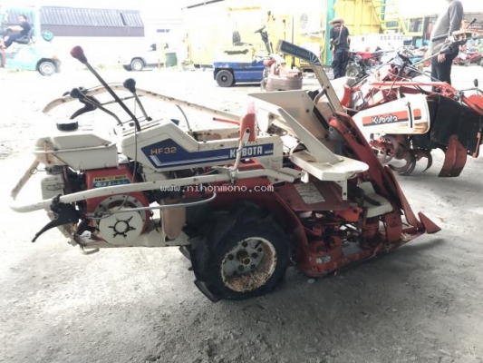 รถเกี่ยวข้าวเดินตาม KUBOTA HF32 ราคาพิเศษ 14,000 บาท รหัสสินค้า : 50101004 www.nihonmono.com