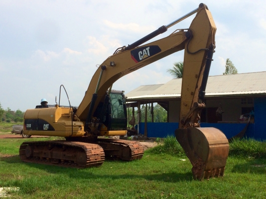 ขายด่วน  รถแบคโฮ cat320d  สภาพดี  พร้อมใช้งาน  เอกสารพร้อม  9000 ชั่วโมง