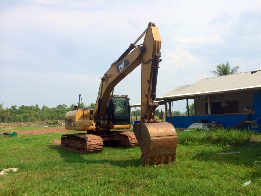 ขายด่วน  รถแบคโฮ cat320d  สภาพดี  พร้อมใช้งาน  เอกสารพร้อม  9000 ชั่วโมง