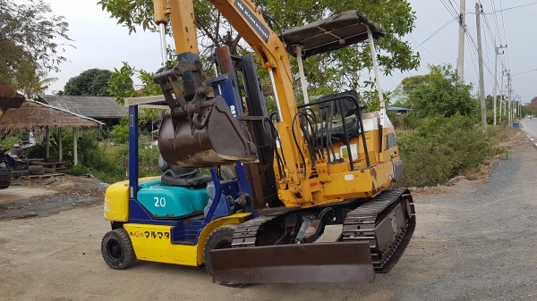 ขายด่วนรถยกKOMATSU FG20-14 ยก2ตันยกสูง3.5เมตรเกียรออโต้ยางตัน4เส้นรถนอกเพิ่งนำเข้ามายังไม่เคยใช้งานในเมืองไทยเลย