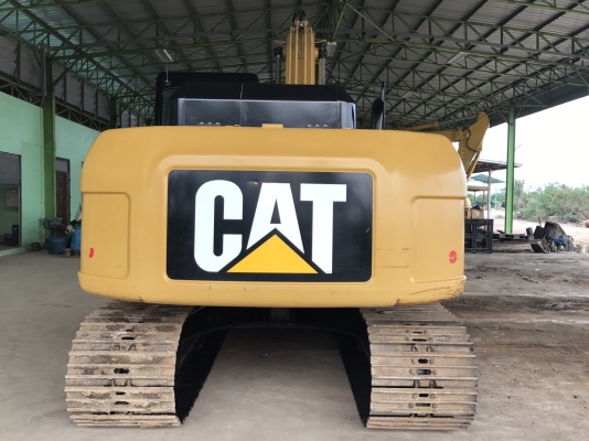 ขายด่วน!! CAT 318D2L 3,000 ชม. สวยๆค่ะ