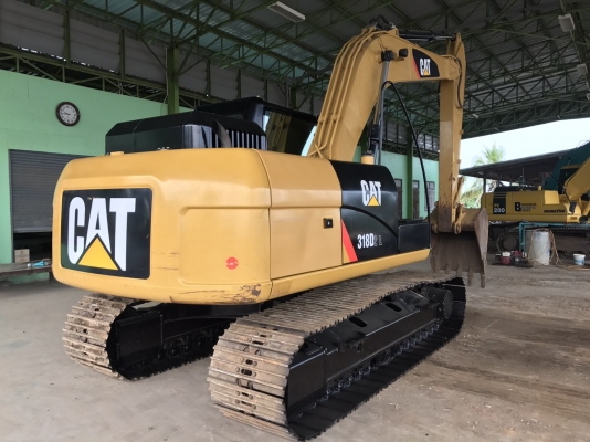 ขายด่วน!! CAT 318D2L 3,000 ชม. สวยๆค่ะ