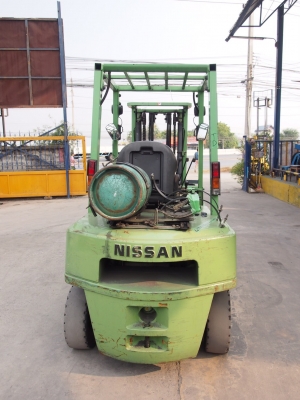 NISSAN JO2A25 เครื่องเบนซิล+แก๊ส เกียร์ธรรมดา เสาสูง3เมตร สนใจติดต่อ083-062-0223(ปอน)